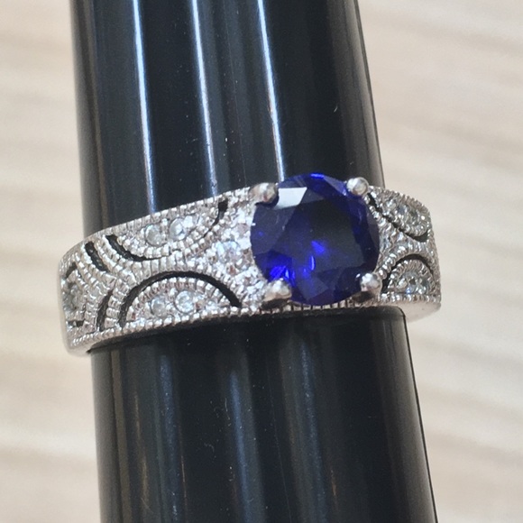 Sapphire & Diamond Ring - Picture 2 of 8